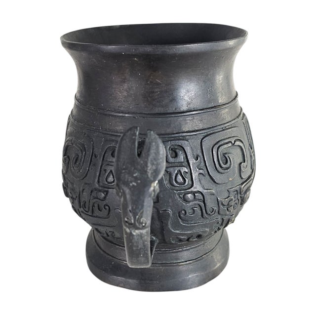 Mid 20th Century Vintage Chinese Bronze Gui Vessel With Taotie Mask Design, Mid-20th Century For Sale - Image 5 of 7