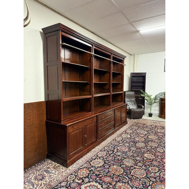 English Library Bookcase in Oak and Mahogany For Sale - Image 4 of 18