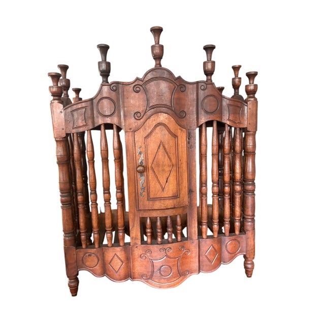 This exceptional, authentic French Provençal panetière is crafted from rich, solid walnut and exemplifies the rustic...