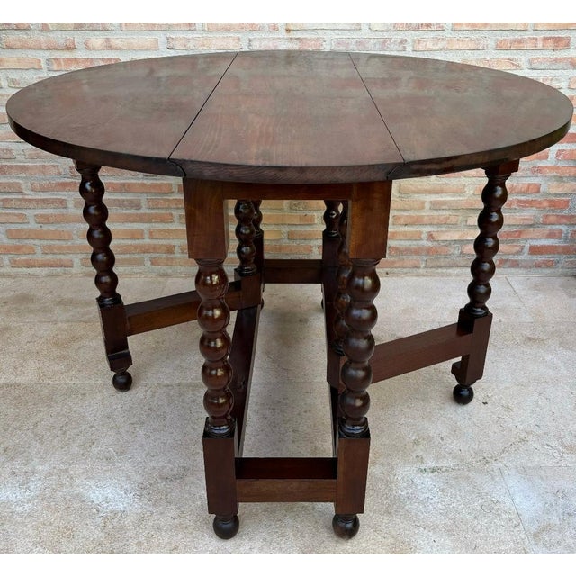 Spanish French Round Dining Table with Wings, 1900 For Sale - Image 3 of 18