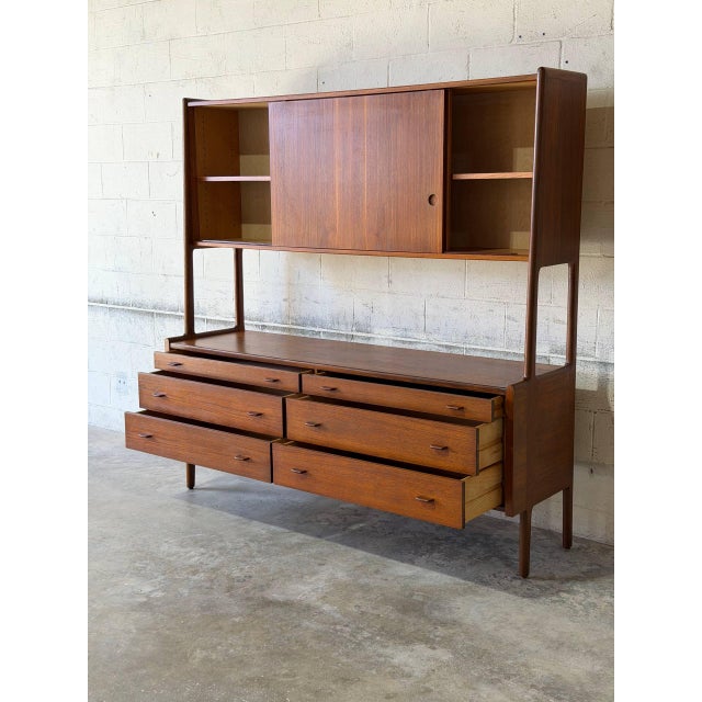 In Style of Hans Wegner Ry Møbler Large Teak Credenza With Hutch Danish Mid-Century Modern 1960s For Sale - Image 4 of 14