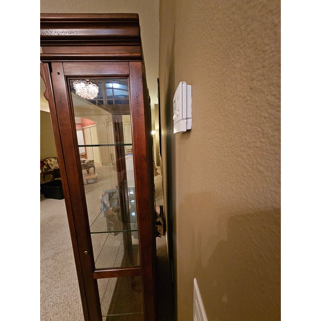 Traditional 1980s Wooden Curio With Interior Lighting For Sale - Image 3 of 3