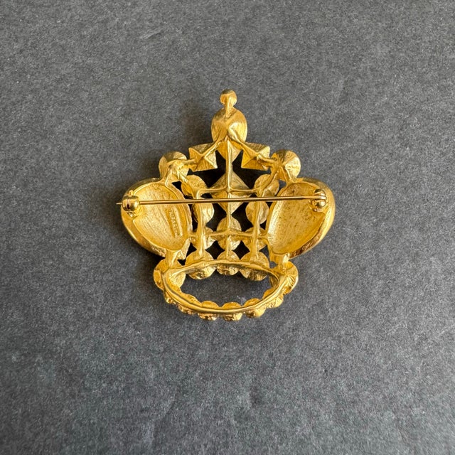 Trifari Trifari Gold Crown Brooch Vintage Matte Tm Retro Pin For Sale - Image 4 of 8