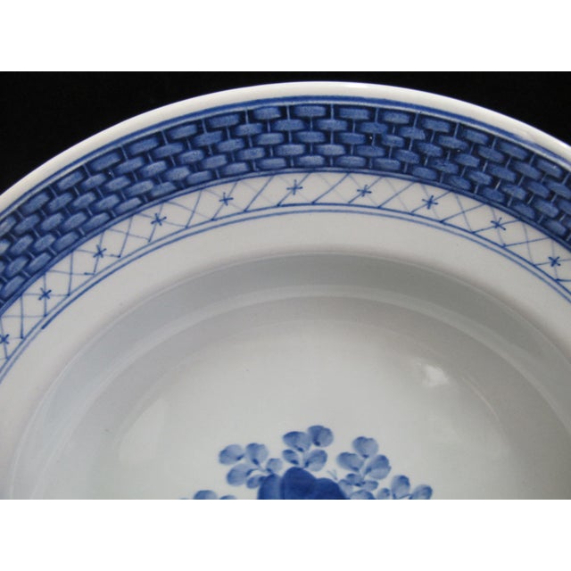Mid 20th Century Royal Copenhagen 950 Aluminia Faience Tranquebar Blue 10" Soup Bowl 4pc Set For Sale - Image 5 of 7