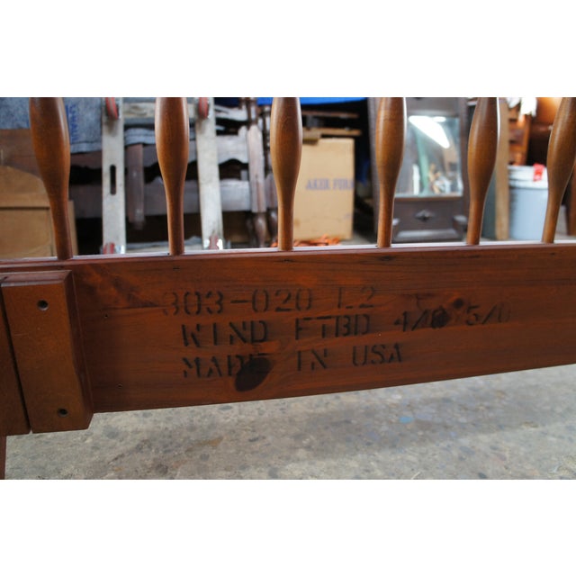 Ethan Allen Attributed to Ethan Allen Country Craftsman Colonial Pine Windsor Spindle Queen Full Bed For Sale - Image 4 of 12