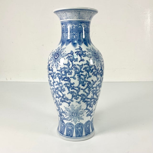 1980s 1980s Vintage Chinoiserie Boho Chic Hollywood Regency Light Blue & White Vase For Sale - Image 5 of 11