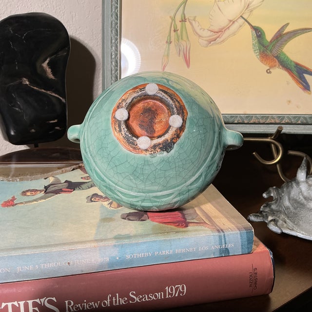 Mid 20th Century Modern Celadon Crackle Glaze Double Handle Vase – Sculptural Studio Pottery For Sale In Los Angeles - Image 6 of 8