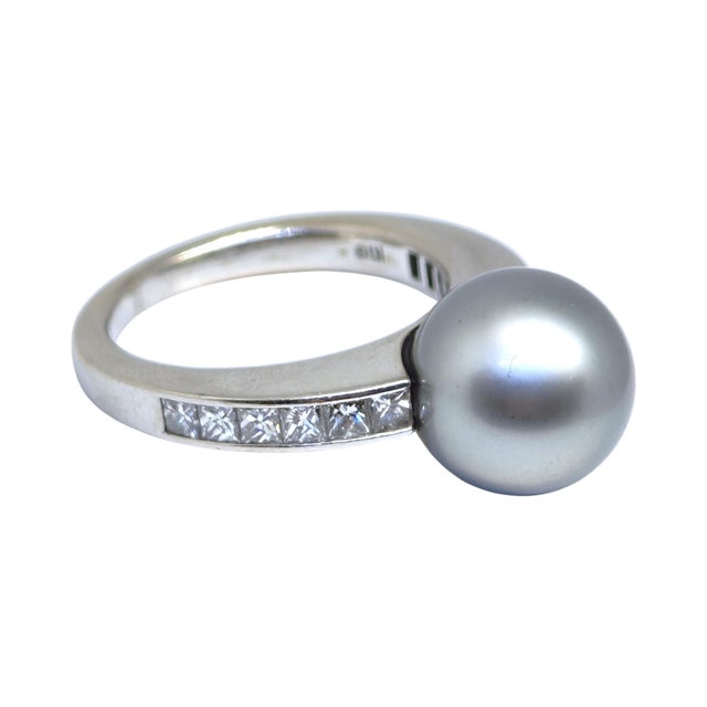 Metal Mikimoto 18k White Gold Silver Akoya Pearl and Diamond Ring, Size 6.5 For Sale - Image 7 of 11