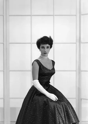 1948 Elizabeth Taylor in Front of Window Photo by John Engstead (16x20 Print)