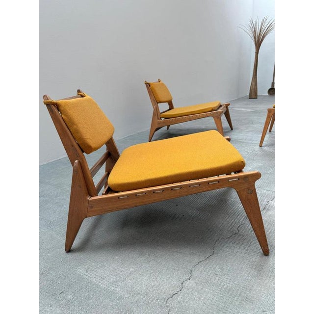 Hunting Lounge Chairs with Ottomans in Oak by Heinz Heger for PGH Annaberg Buchholz, 1960s, Set of 4 For Sale - Image 10 of 10