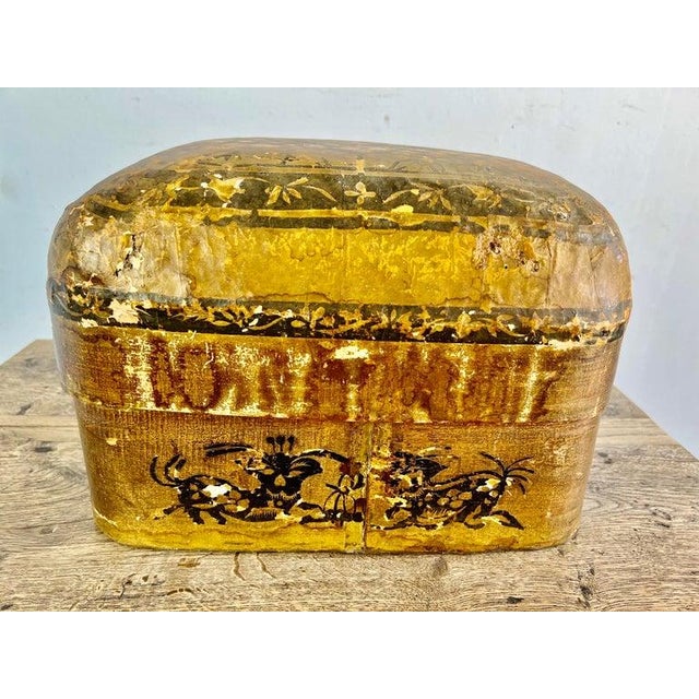 19th Century Antique Distressed Lidded Box, Chinese Paper Mache For Sale In Los Angeles - Image 6 of 18