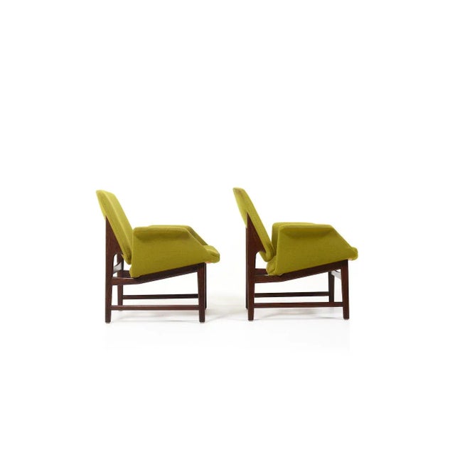 Mid-Century Modern Danish Mod. 451 Lounge Chairs by Illum Wikkelsø for Aarhus Møbelfabrik, 1960s, Set of 2 For Sale - Image 3 of 13