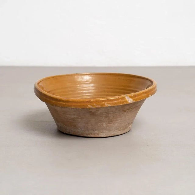 Rustic Early 20th Century Rustic Ceramic Plate Vase, 1940s For Sale - Image 3 of 12