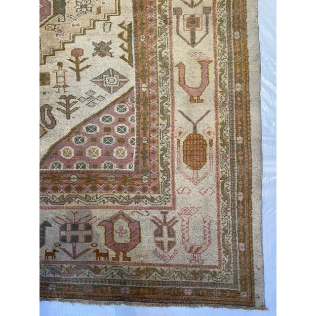 Antique Indian Rugs – Not all the rugs that were woven in India are easy to categorize. That is why we created this...