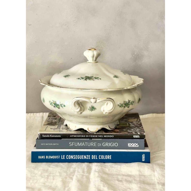 Mid-Century Modern Porcelain Theresia Tureen with Gilt Details from Seltmann Weiden, Germany, 1950s For Sale - Image 3 of 16