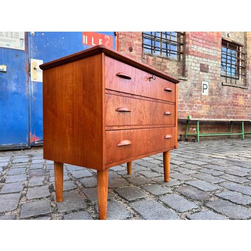 Small Danish Chest of Drawers with Shell Handles and Lock For Sale - Image 6 of 11