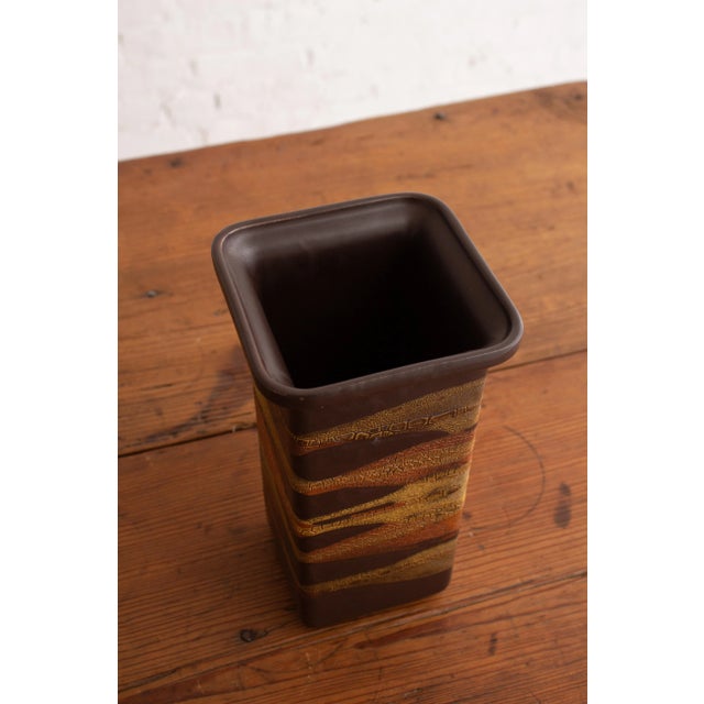 Ceramic Royal Haeger “Earth Wrap” Geometric Form Vase For Sale - Image 7 of 11