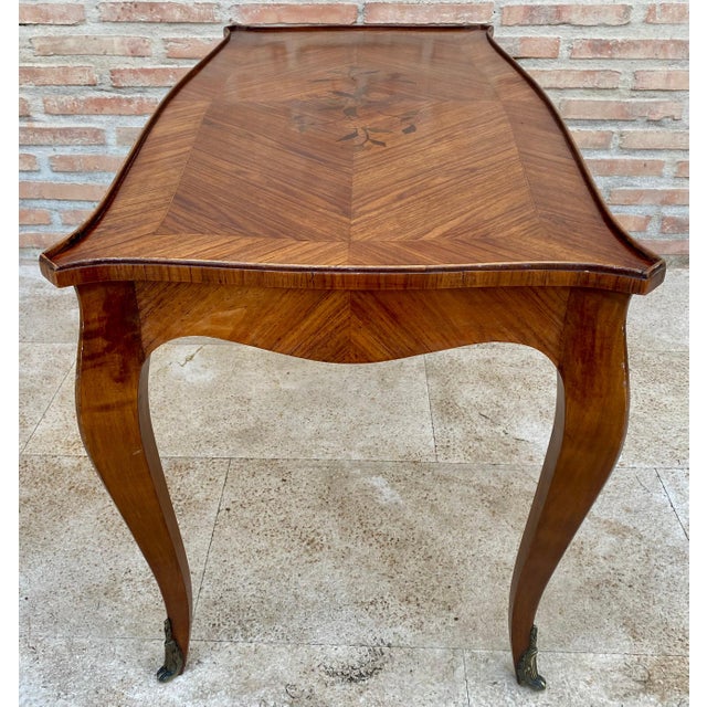 French Marquetry Bronze Ormolu Mounted Center or Coffee Table, 1920s For Sale In Miami - Image 6 of 18