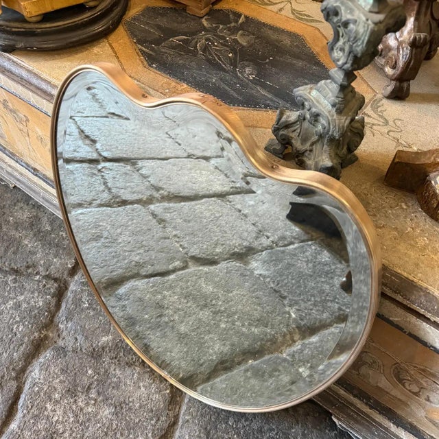 Metal 1950s Gio Ponti Style Mid-Century Modern Solid Brass Heart Shaped Wall Mirror For Sale - Image 7 of 14