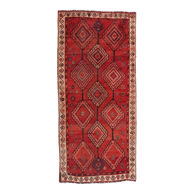 Vintage Persian Shiraz Rug - 04'05 X 09'05 For Sale