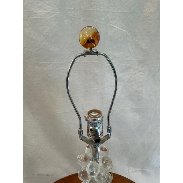 1970s Vintage Arteriors Lucite Bubble Table Lamp, Amber Finial For Sale - Image 5 of 7