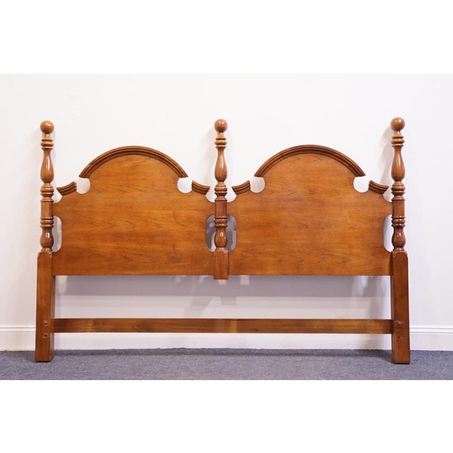 American Thomasville Furniture Fisher Park Collection King Size Headboard 21611-436 For Sale - Image 3 of 7