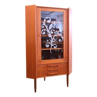 Danish Corner Display Cabinet in Teak by Gunni Oman for Omann Jun, 1960s For Sale