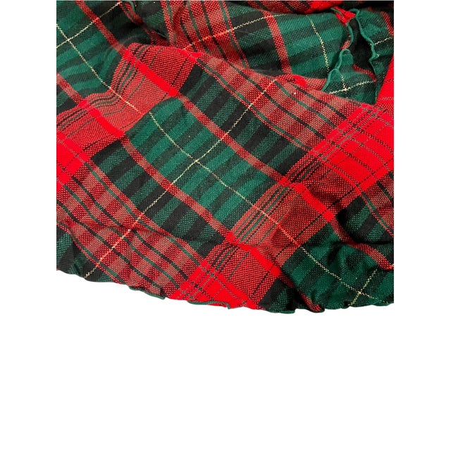 Textile Vintage Red Green Plaid Tartan Round Tablecloth & 4 Napkins Styled After Ralph Lauren Christmas For Sale - Image 7 of 8