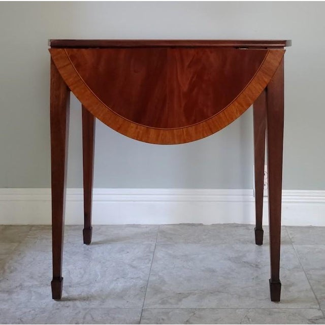 Brown Ethan Allen Federal Style Mahogany Inlaid Pembroke Drop Leaf Table. For Sale - Image 8 of 12