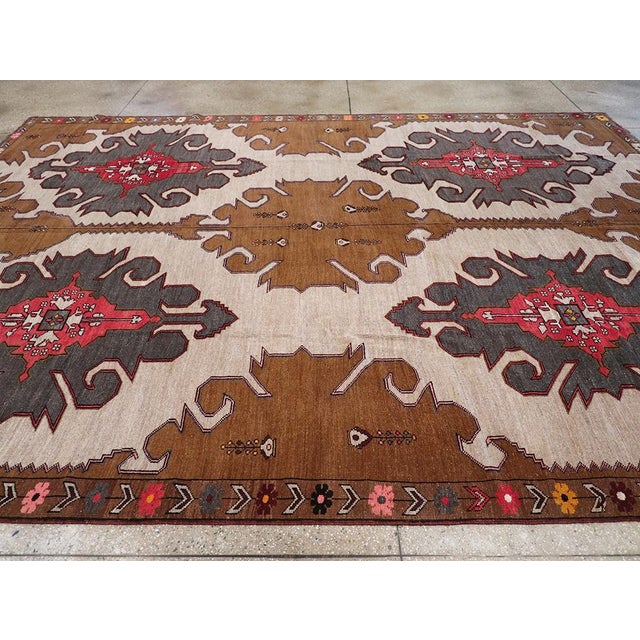 Galerie Shabab Collection Mid-20th Century Turkish Anatolian Room Size Carpet For Sale - Image 4 of 8