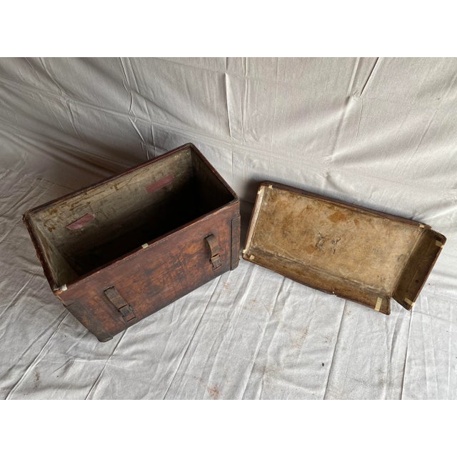 Early 20th Century Nyc East End Hotel Luggage Trunk For Sale - Image 11 of 12