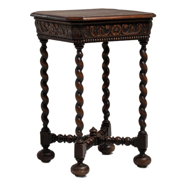 19th Century France Deep Walnut Brown Carved Barley-Twist Pedestal Side Table For Sale