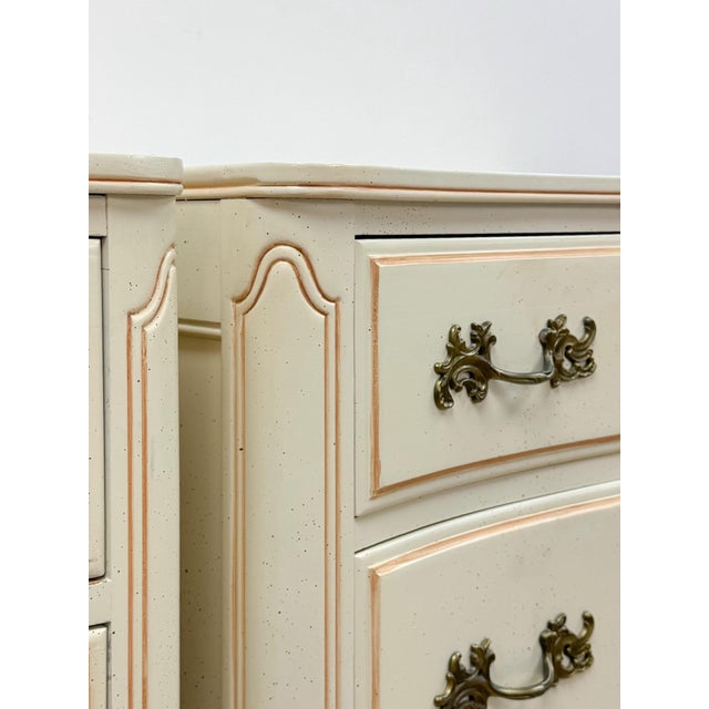 Vintage Pair of Chests French Provincial White 3 Drawer Cabriole Leg Nightstands For Sale In Tampa - Image 6 of 18