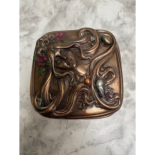 Art Deco Vintage Textured Rococo Style Goddess Trinket Box For Sale - Image 3 of 7