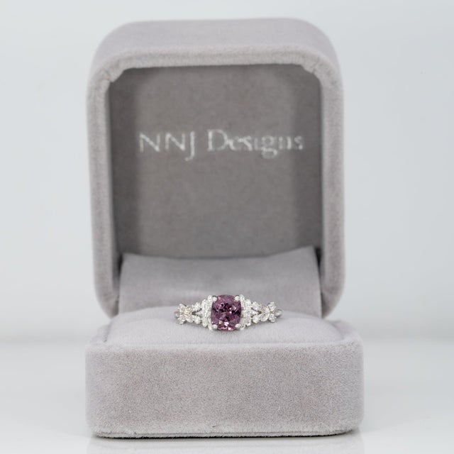 Modern 1.1ct Purple Spinel Ring With Earth-Mined Diamond Accents: Solid 14k Gold, 7x6mm, Size 6.75 For Sale - Image 3 of 9