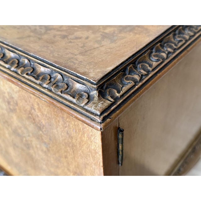 Early 20th Italian Bedside Tables in Light Oak with Two Doors, 1920s, Set of 2 For Sale - Image 11 of 13