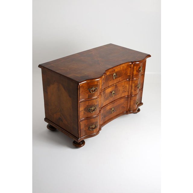 Mid 18th Century Baroque Chest of Drawers in Walnut, 1760 For Sale - Image 5 of 12