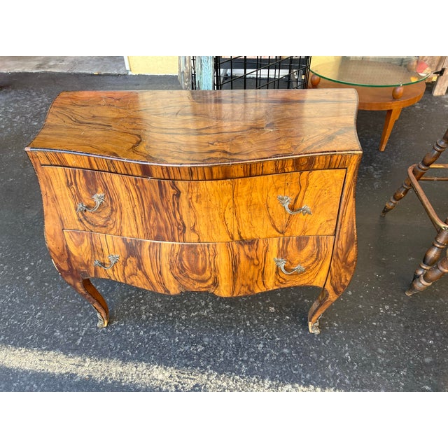 Vintage 20th Century Italian Olivewood Bombé Commode – Louis XV Style For Sale - Image 4 of 6