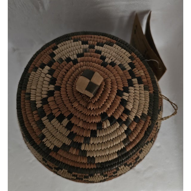 Handcrafted Traditional Zulu Lidded Basket From KwaZulu South Africa For Sale - Image 4 of 10
