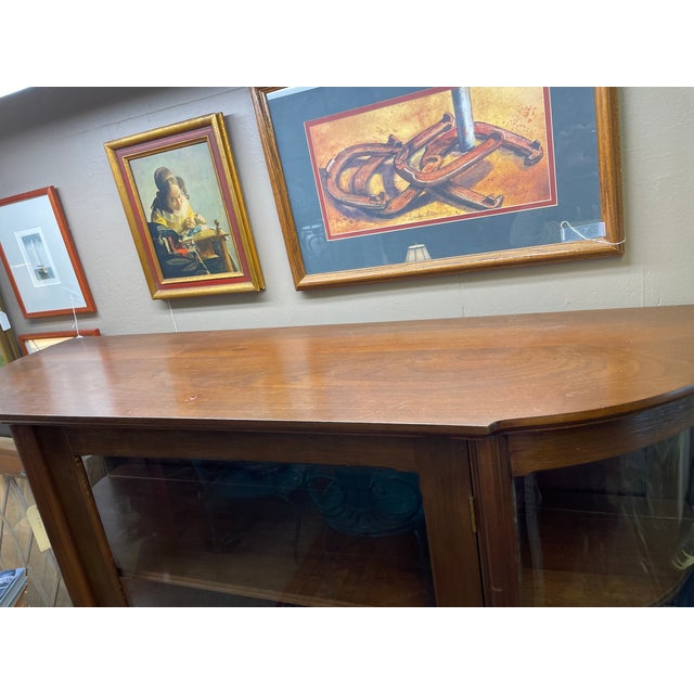 Late 19th Century Antique Empire Bow Front Oak and Curved Glass Curio Cabinet Vitrine For Sale - Image 5 of 10