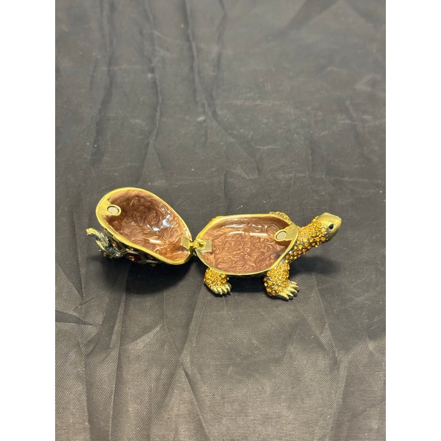 Late 20th Century Bejeweled Turtle & Baby Trinket Box Enameled Crystal Goldtone Mother Child VTG For Sale - Image 5 of 10