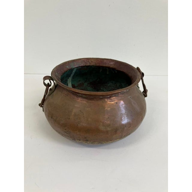 Antique Hand-Hammered Copper Cauldron With Chain – 19th Century For Sale In Orlando - Image 6 of 7
