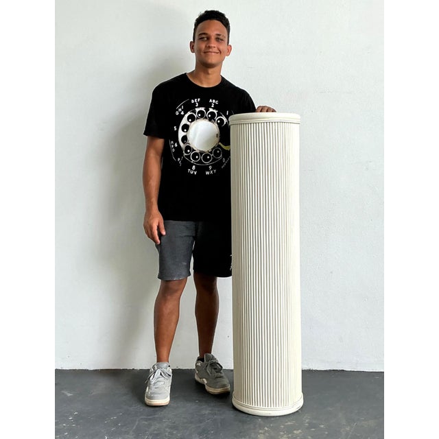 Vintage White Painted Rattan Pedestal For Sale In West Palm - Image 6 of 13