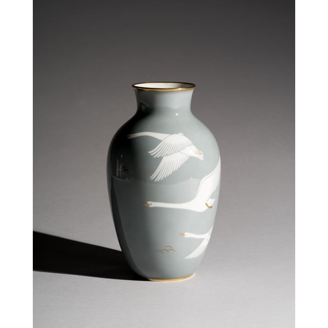 Mid-Century Modern German Flying Swans Vase in Glossy Porcelain from Rosenthal, 1950s For Sale - Image 3 of 10
