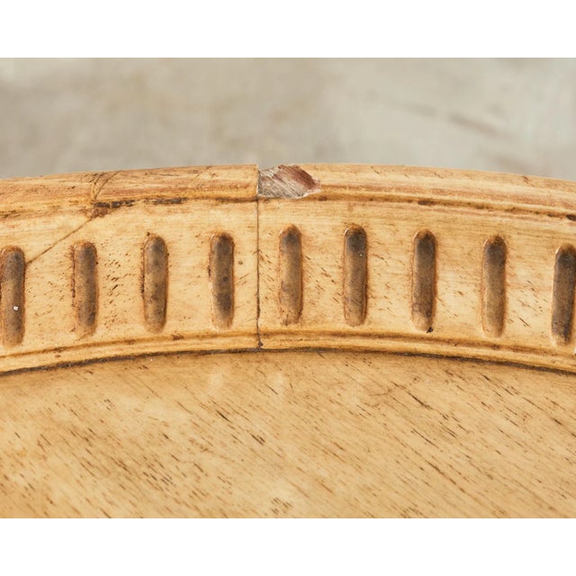 Wood 19th Century Georgian Bleached Mahogany Pie Crust Tripod Table For Sale - Image 7 of 13