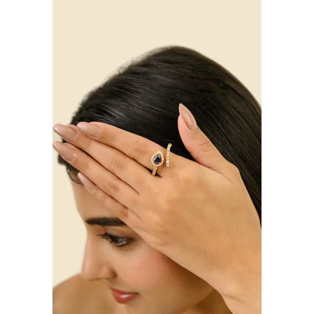 14k Yellow Gold Pear-Shape Blue Sapphire & Diamond Bypass Ring Size 7 For Sale - Image 4 of 13