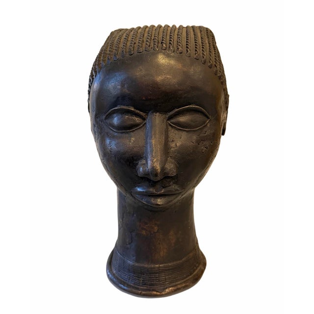 Vintage Mid-20th Century Bronze Female Sculpture Made in the Style of the Traditional Benin People For Sale In Savannah - Image 6 of 10