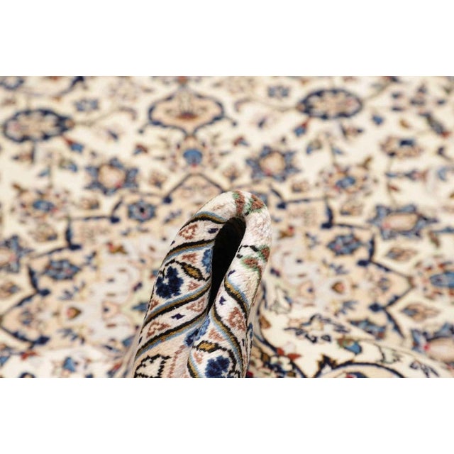 Hand-Knotted Keshan Rug Nain in Wool For Sale - Image 9 of 11