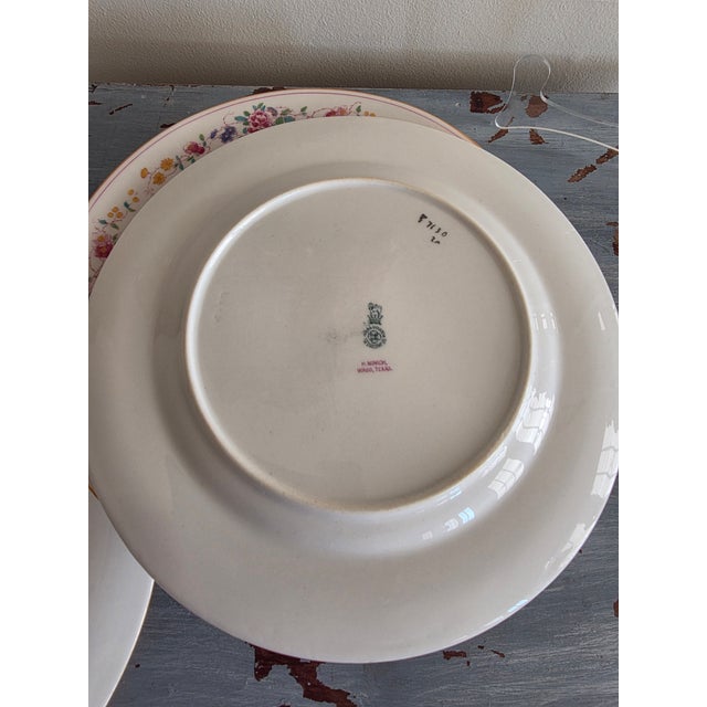 English Royal Doulton Urn Pattern Plates Set of 8 For Sale - Image 3 of 4