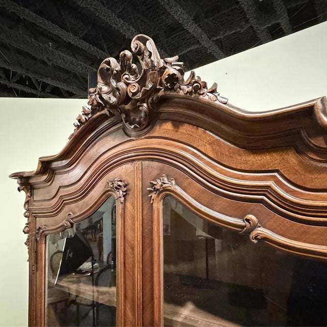 19th Century French Louis XV Walnut Display Armoire For Sale - Image 9 of 16